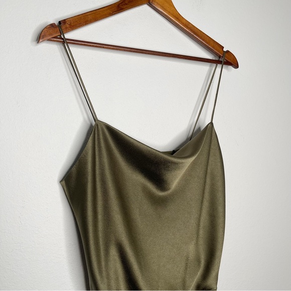 Alice & Olivia Harmon Olive Green Satin Cowl Neck Bodysuit - Picture 3 of 10